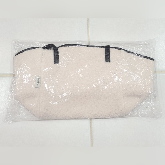 Neiman Marcus Winter White & Black Trim Faux Shearling GWP Tote Bag NWT - Picture 3 of 4